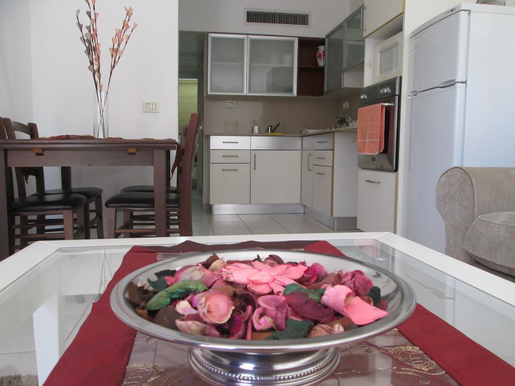 Michelle Suites Herzelia Pituach Room photo